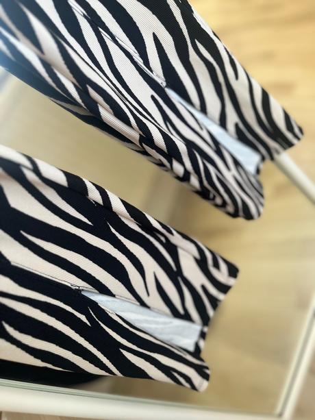 Stradivarius zebrovane leginy bezove cierne, stradivarius,l