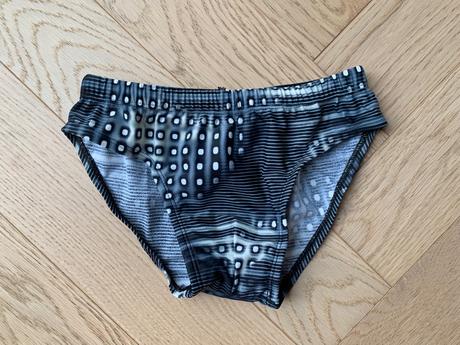 Chlapčenské plavky, 164