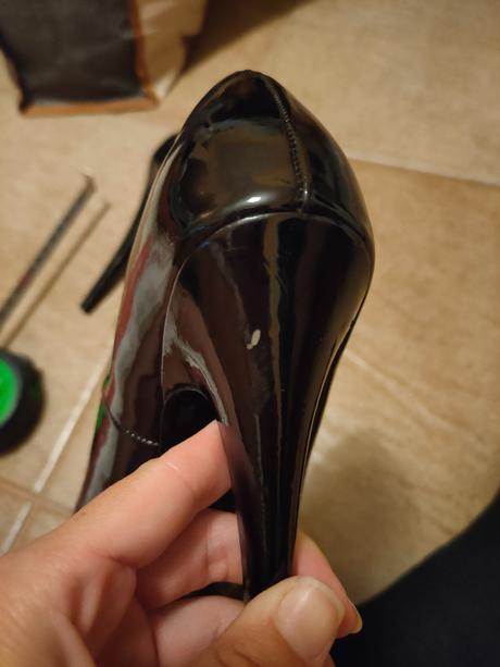 Lakovane lodicky, 36