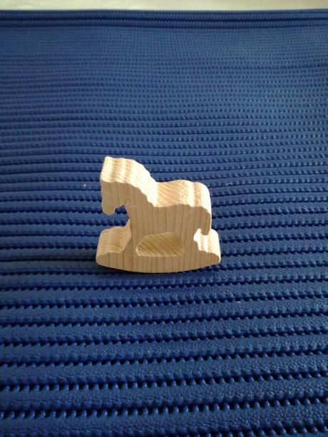 Maly drevený konik,