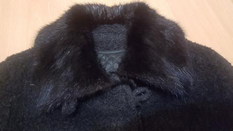 Vlnený kabát s kožušinou, 38