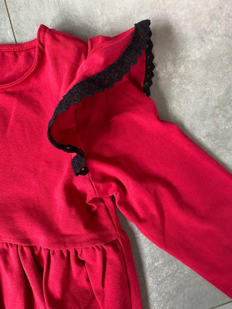 Vianočné šaty, 128