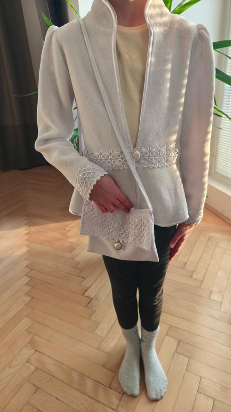 Kabátik/ bolerko plus kabelka na 1.sv.prijimanir, 134