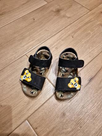 Sandalky, reserved,24