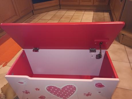 Dievcenska truhlica, 