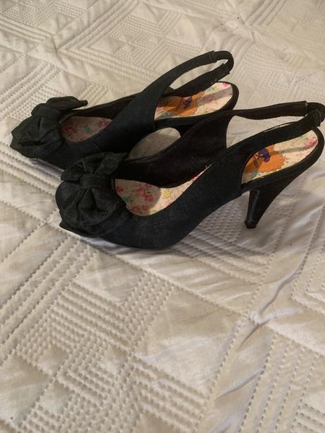 Čierne lodičky, rocket dog,38