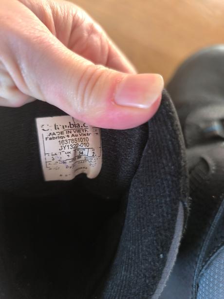 Snehule columbia, columbia,34