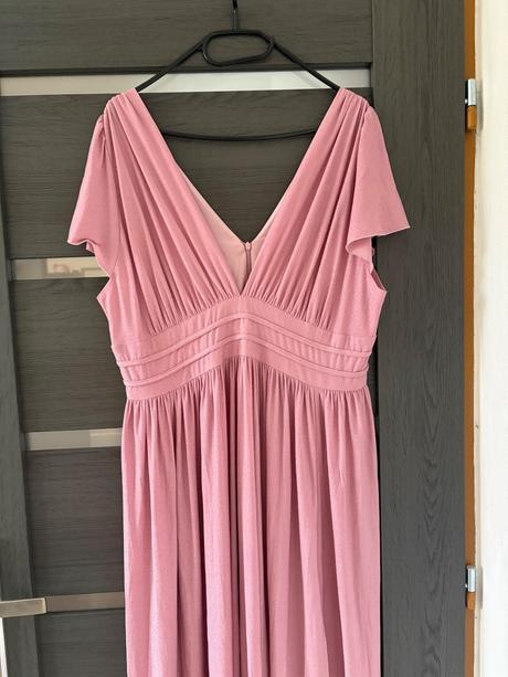 Bledoružové spoločenské šaty, 46