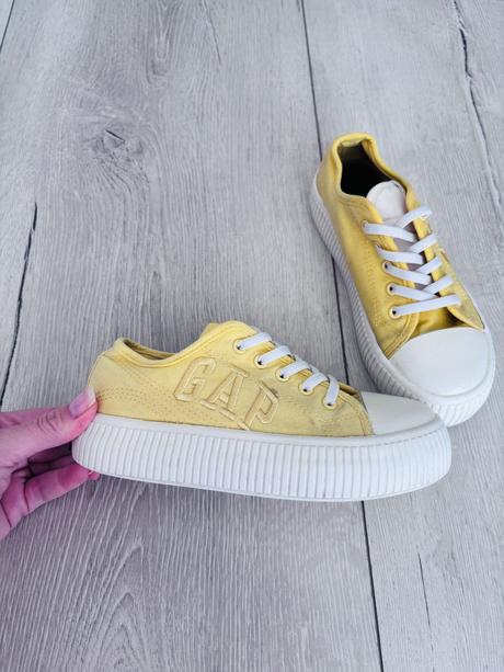 Nádherne platenky gap, gap,34