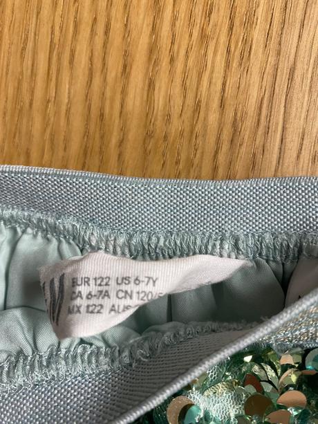 Flitrova sukna, h&m,122