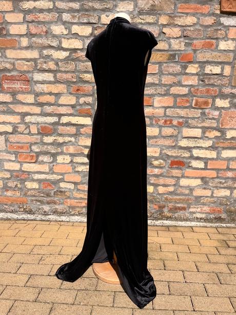 Spoločenské saty, 38