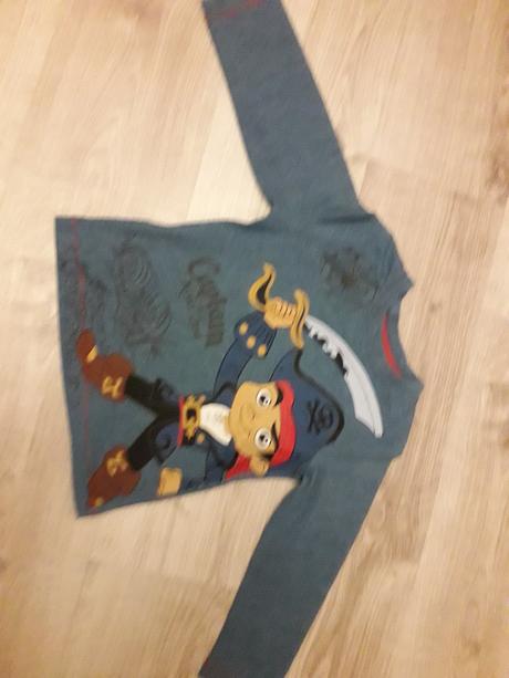 Tričko jake a piráti ze zemi-nezemi, 104