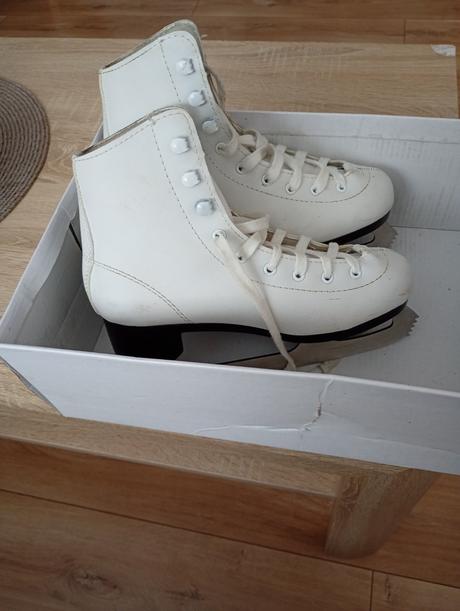 Korčule na ľad, 35