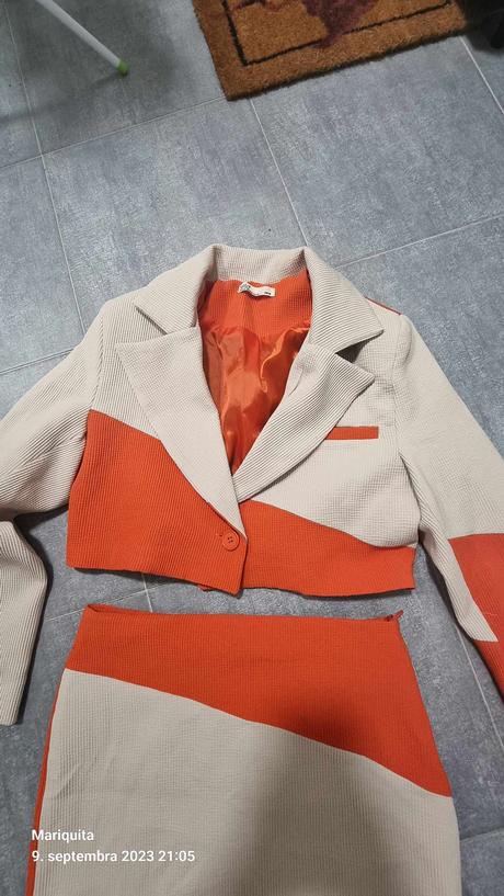 Krasny komplet kostym elasticky, m