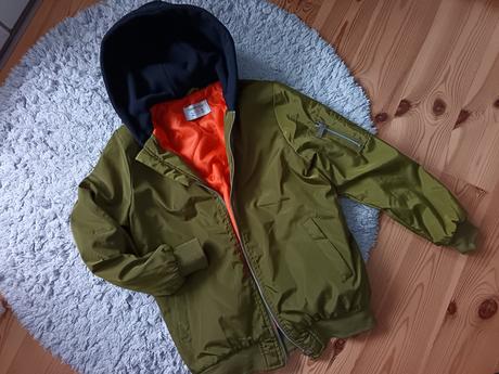 Bomberka s kapucňou, gate,158