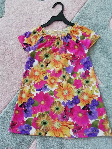 Krásne šatočky top stav, 110