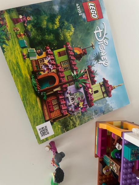 Lego disney 43202 madrigal,