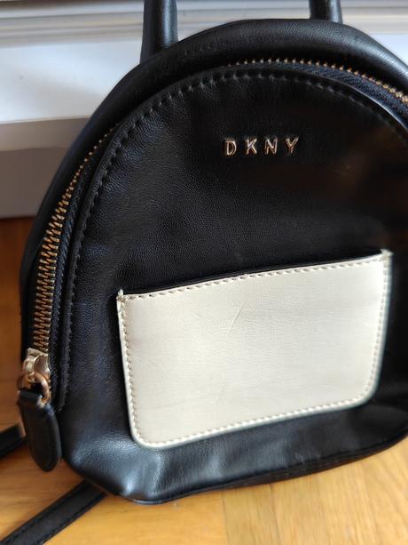 Dkny dizajnovy maly ruksačík ako crossbody, dkny