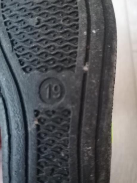 Sandalky a papučky, 19