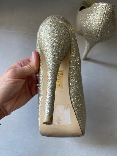 Zlaté lodičky na platforme, 37