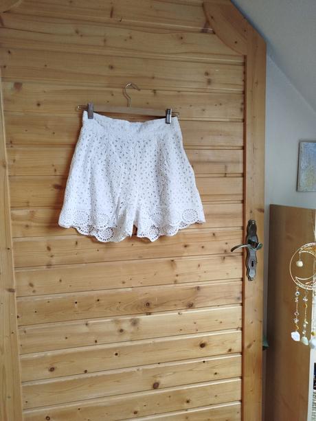 Biele šortky s cipkou, gate,36