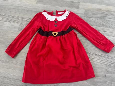 Mikulášske vianočné šaty, 104