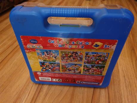 Kocky v kufríku mickey a minnie mouse,