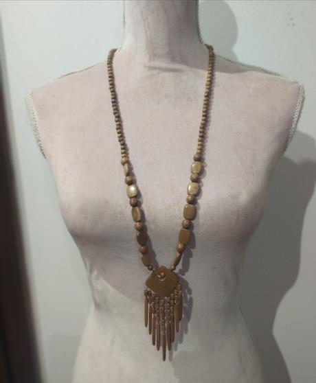 Náhrdelník z drevených koraliek, 