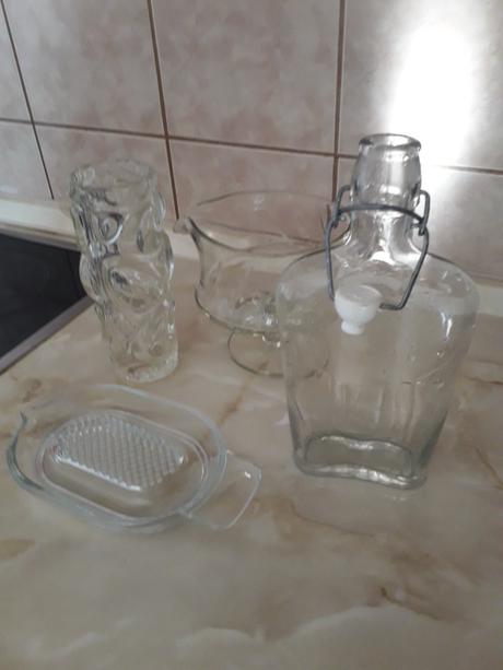 Retro flasa s uzaverom,