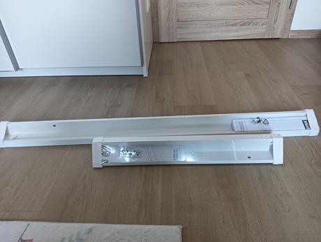 Poličky avnede jysk, 