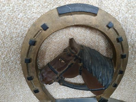 Dekorácia - vešiak s koňom, 