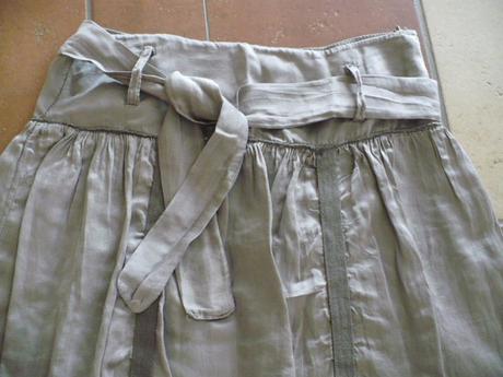 Sukna saténová podšitá, s