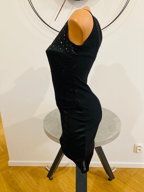 Malé čierne sassofono, 36