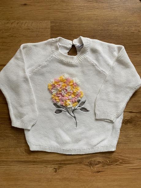 Reserved sveter s kvetinkou 92, reserved,92