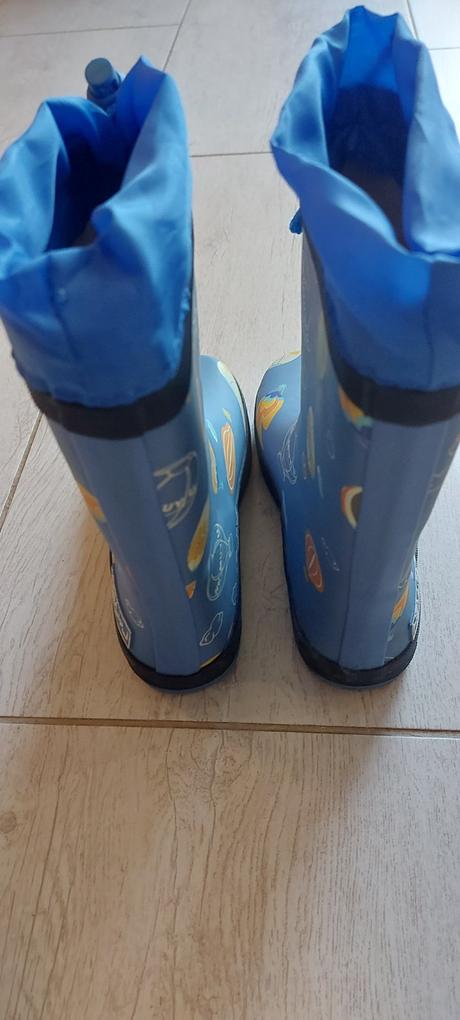 Gumáky č. 32 a 33, 32