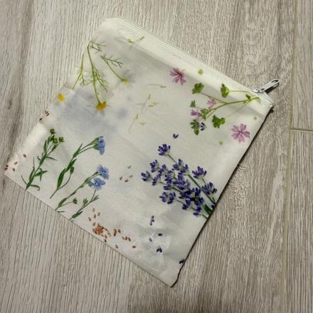 Malé kozmetické vrecúško,