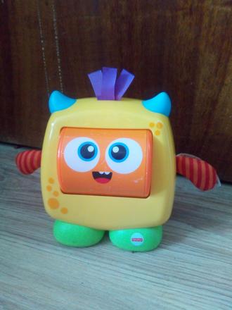 Ozvučený panáčik ktorý mení tvár,