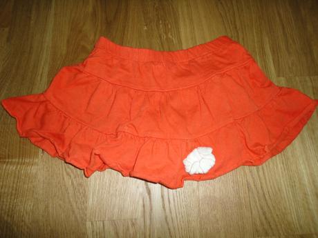 Suknicka, tielko a mikinka, guess,86