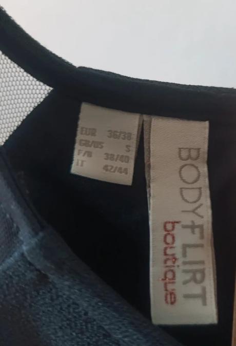 Krátke dámske šaty, s