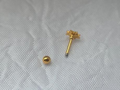 Strieborný piercing slniečko, 