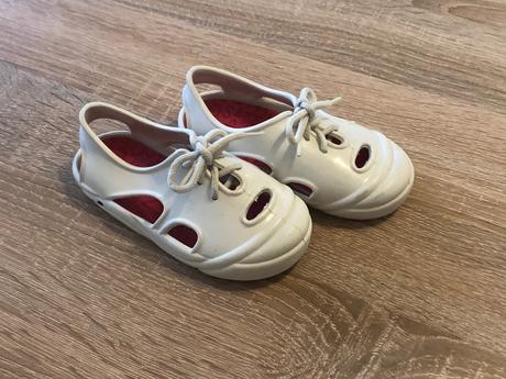 Gumenné topánočky do vody, výborný stav, 22