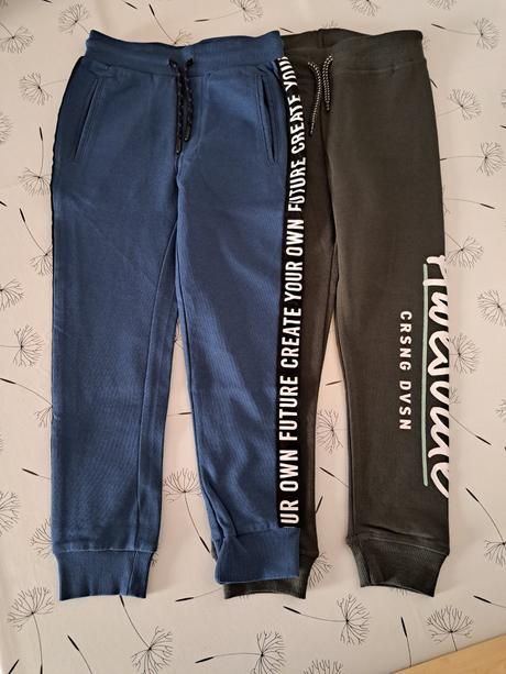 2 ks teplaky, reserved,128