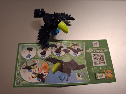 Kinder hračka čierny vták,