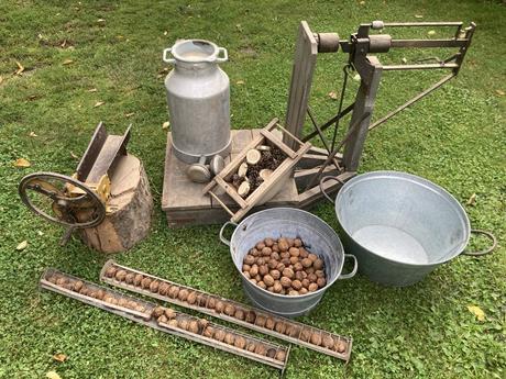 Váha na obilie, mliekarenská konva, vandle,,