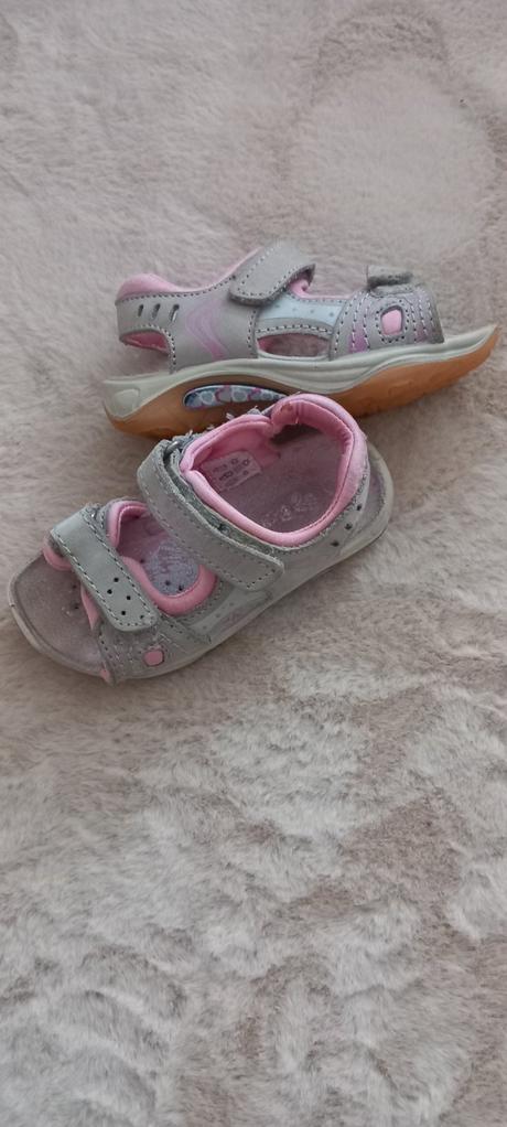 Sandálky, 25