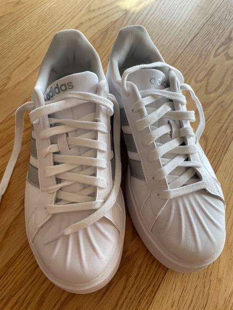 Botasky, adidas,40