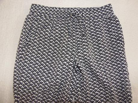 Tenké nohavice s vreckami, 122