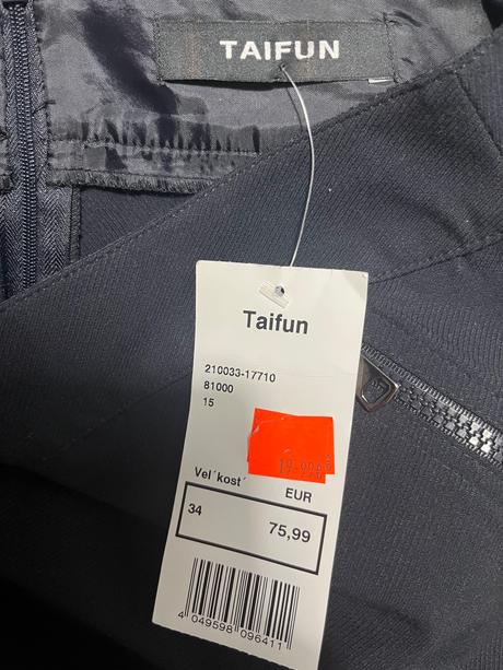 Nenosená elegantná sukňa, 34