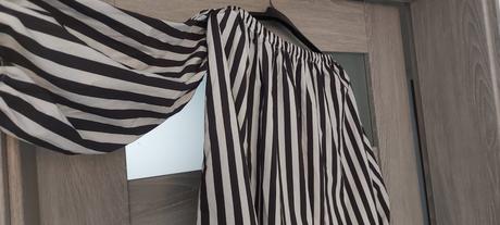 Sexi blúzka s odhalenými ramenami a dlhymi rukávmi, m