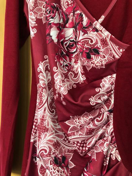 Zaujímavé šaty, 38